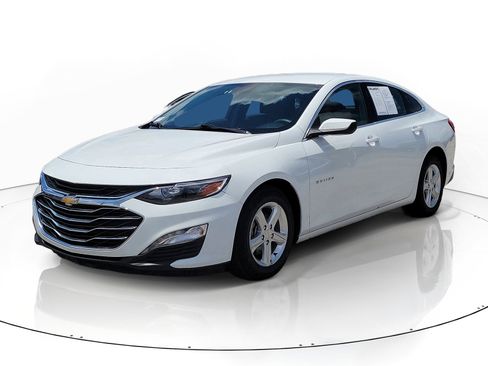 Used 2024 Chevrolet Malibu LT FWD image 3