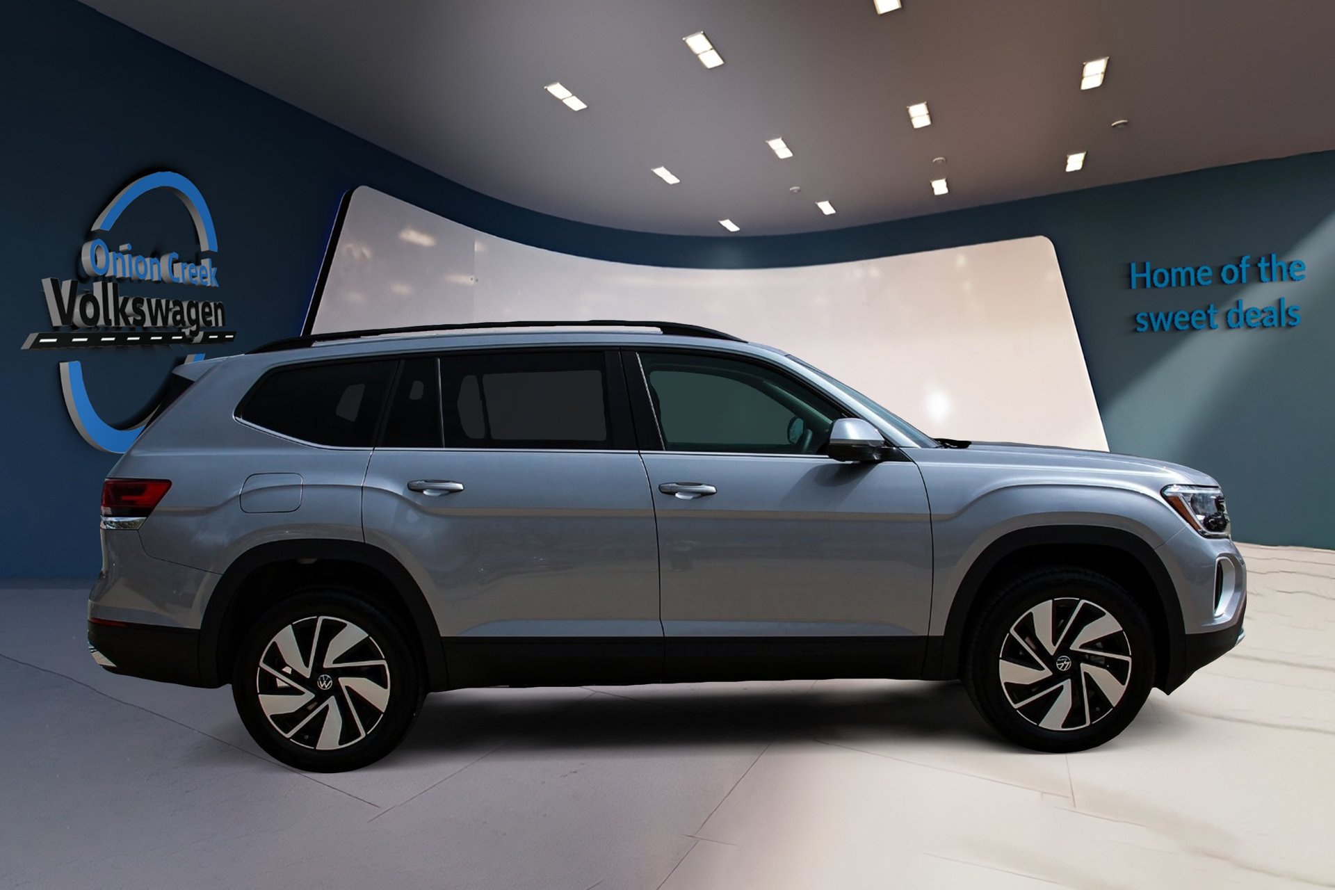 Used 2026 Volkswagen Atlas SE FWD image 4