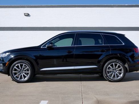 Used 2018 Audi Q7 3.0T Prestige w/ Prestige Package image 4