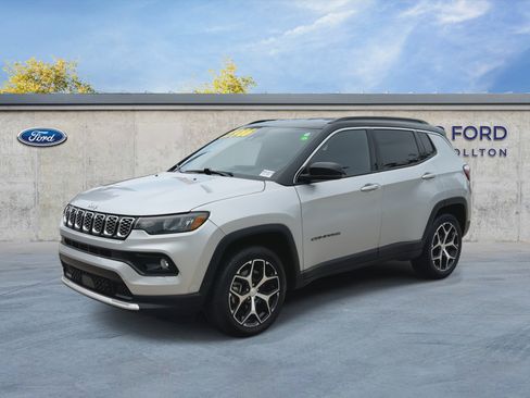 Used 2024 Jeep Compass Limited AWD/4WD image 4