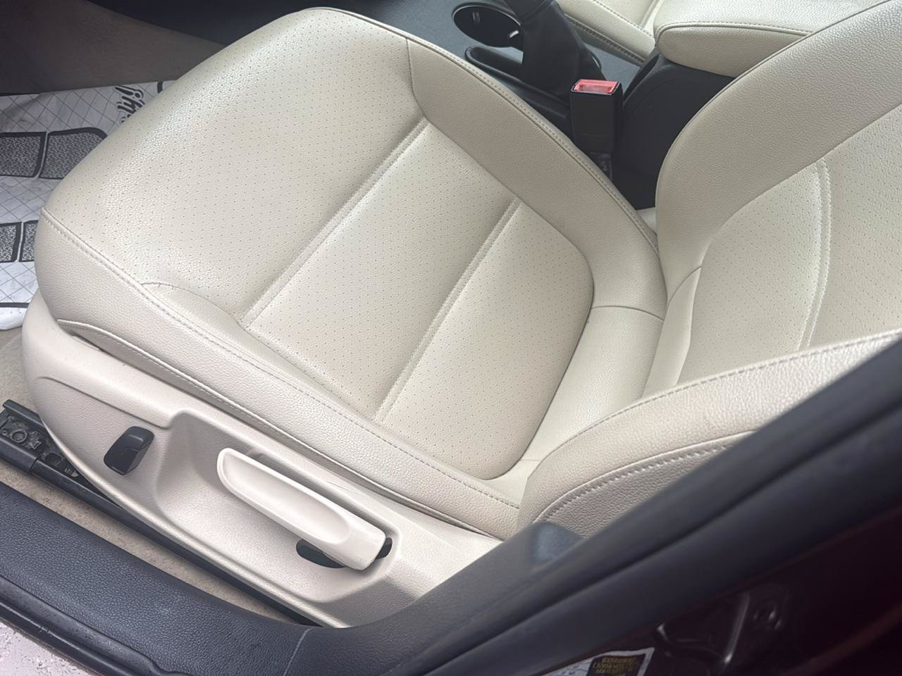 Used 2014 Volkswagen Jetta SE FWD image 14