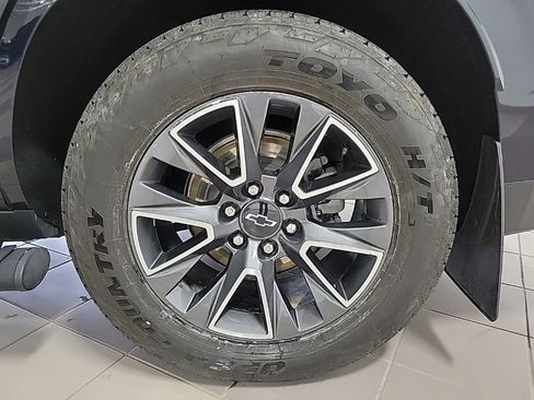 Used 2022 Chevrolet Tahoe Z71 w/ Off-Road Capability Package image 12