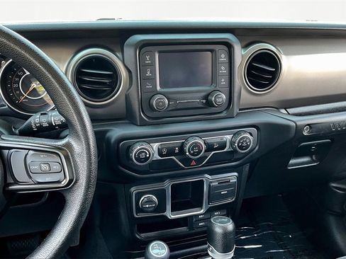 Used 2020 Jeep Wrangler Unlimited Willys image 6