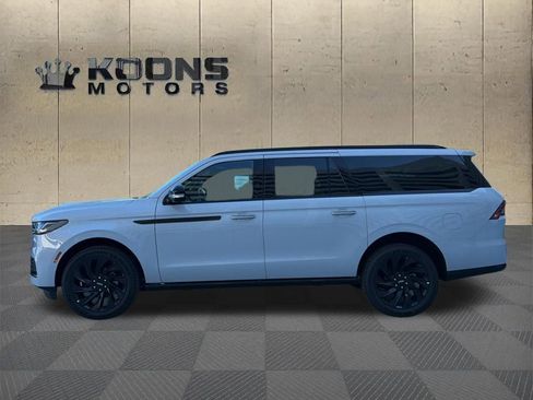 New 2026 Lincoln Navigator L Reserve w/ Jet Appearance Package AWD/4WD image 4