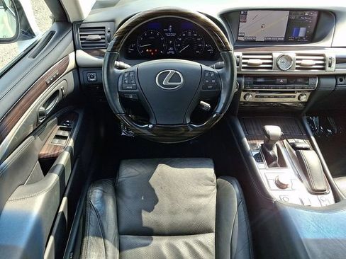 Used 2014 Lexus LS 460 AWD w/ Comfort Package image 10