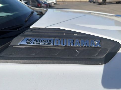 Used 2024 Chevrolet Silverado 3500 LT image 4