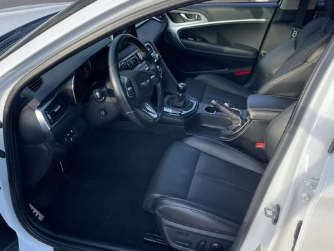 Used 2021 Genesis G70 2.0T Sport RWD image 5