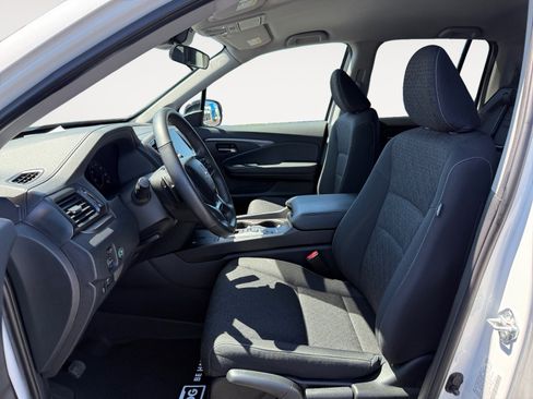 Used 2024 Honda Ridgeline Sport image 10