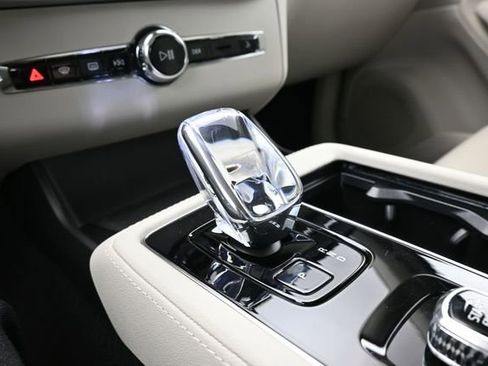 New 2026 Volvo XC90 B6 Ultra w/ Protection Package Premier AWD/4WD image 13