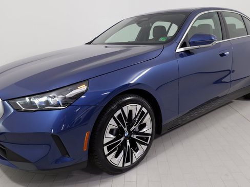 Used 2025 BMW 530i image 5