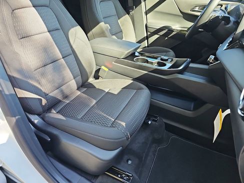 New 2026 Chevrolet Equinox LT AWD/4WD image 10