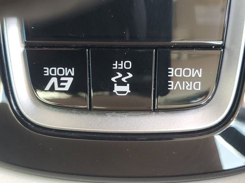 Used 2024 Toyota Corolla LE image 29