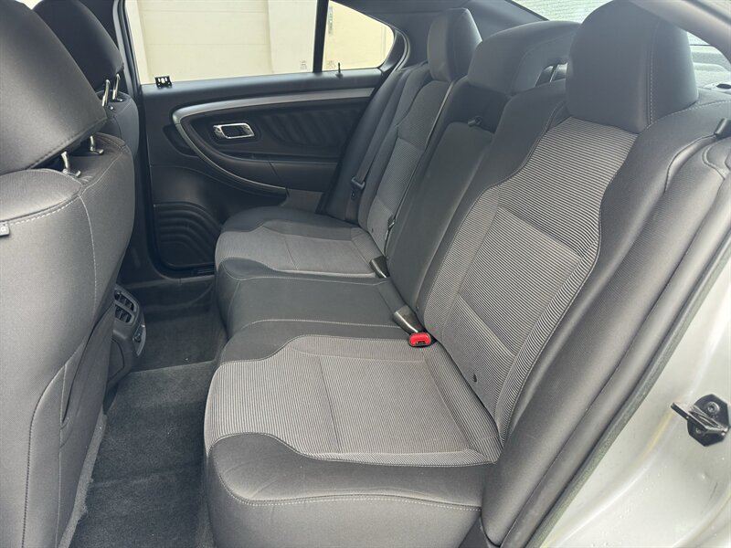 Used 2017 Ford Taurus SEL FWD image 15
