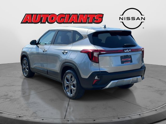 Used 2024 Kia Seltos LX AWD/4WD image 6