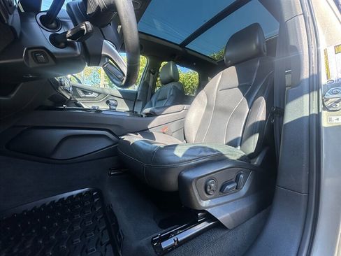 Used 2017 Audi Q7 3.0T Prestige AWD/4WD image 12
