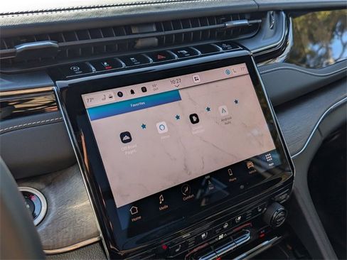 Used 2023 Jeep Grand Cherokee Overland w/ Adv Protech Group III image 20