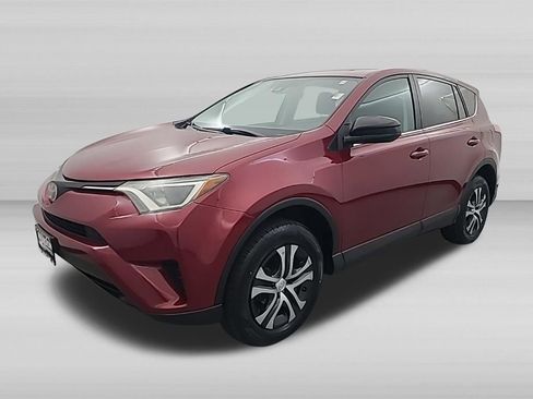 Used 2018 Toyota RAV4 LE AWD/4WD image 7