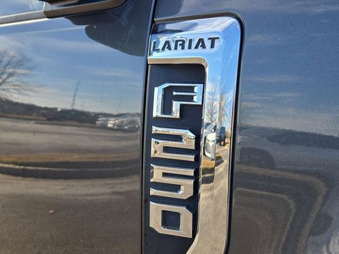 Used 2019 Ford F250 Lariat w/ Chrome Package image 6