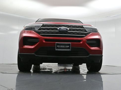 Used 2024 Ford Explorer XLT image 46