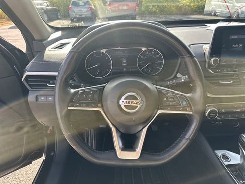Used 2019 Nissan Altima 2.5 SV image 18