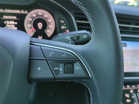 Used 2025 Audi Q8 Premium Plus image 27