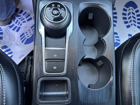 Certified 2025 Ford Escape Platinum AWD/4WD image 29