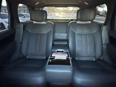 Used 2024 Land Rover Range Rover Long Wheelbase Autobiography image 41
