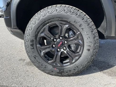 New 2025 GMC Canyon Elevation w/ Convenience Package image 27