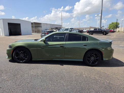 Used 2022 Dodge Charger R/T w/ Plus Group RWD image 2