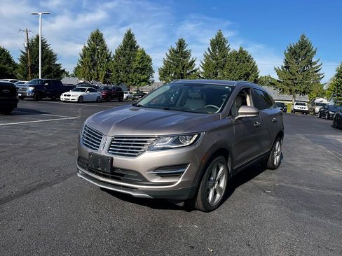 Used 2018 Lincoln MKC Premiere AWD/4WD image 2