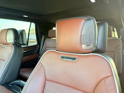 Used 2023 GMC Yukon Denali Ultimate image 16