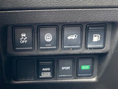 Certified 2020 Nissan Rogue SV image 15