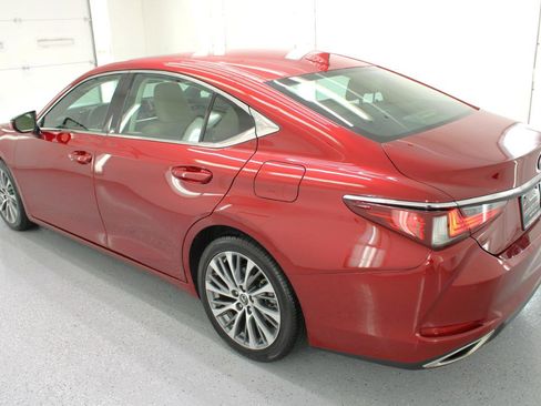 Used 2019 Lexus ES 350 w/ Accessory Package 2 image 6