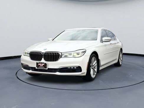 Used 2017 BMW 750i xDrive image 1