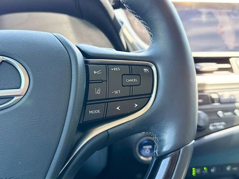 Used 2019 Lexus ES 300h FWD image 36