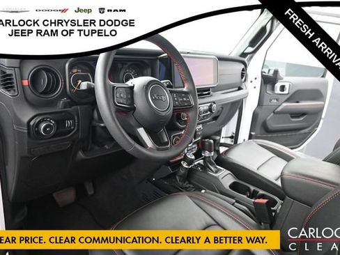 Used 2024 Jeep Wrangler Unlimited Rubicon AWD/4WD image 13