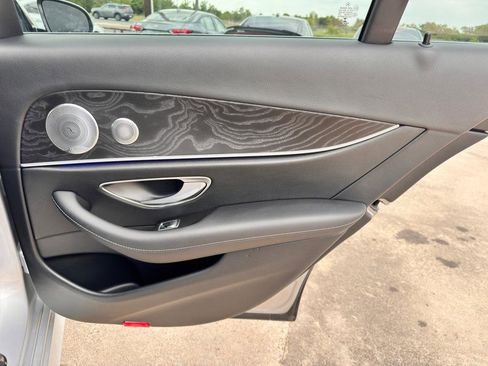 Used 2017 Mercedes-Benz E 300 image 19