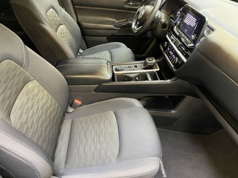 Used 2025 Nissan Pathfinder SV AWD/4WD image 25