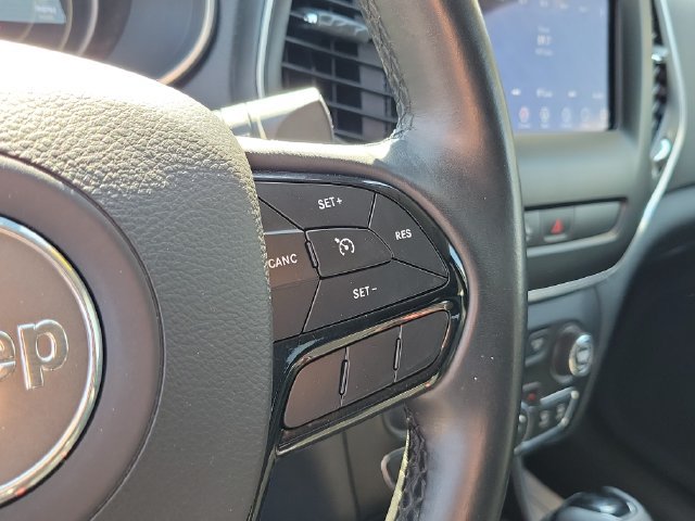 Used 2019 Jeep Cherokee Latitude Plus AWD/4WD image 12