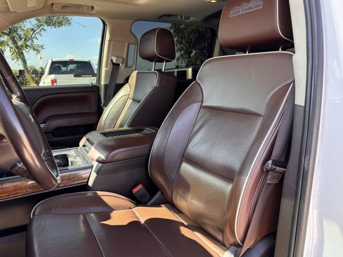 Used 2019 Chevrolet Silverado 2500 High Country w/ Duramax Plus Package AWD/4WD image 10