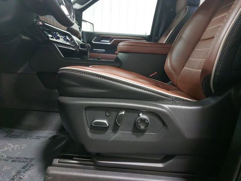 Used 2025 GMC Sierra 1500 Denali Ultimate image 31