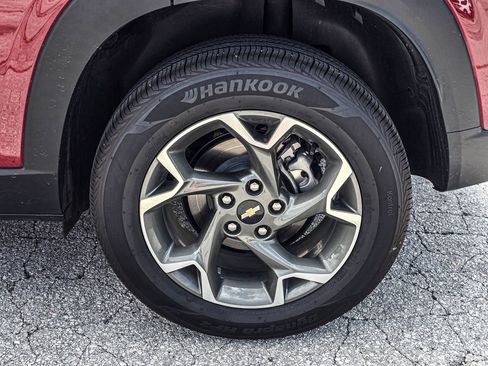 Used 2025 Chevrolet Trax LT w/ Driver Confidence Package FWD image 7