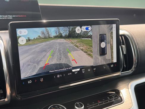 Used 2025 Ford Expedition Platinum AWD/4WD image 15