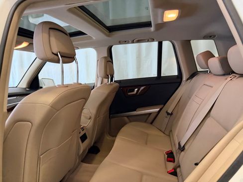 Used 2011 Mercedes-Benz GLK 350 4MATIC image 25