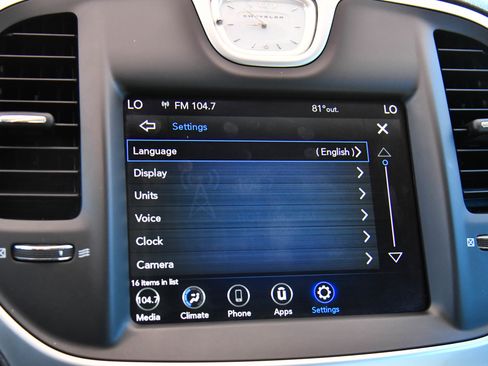 Used 2022 Chrysler 300 Touring w/ Sport Appearance Package image 22