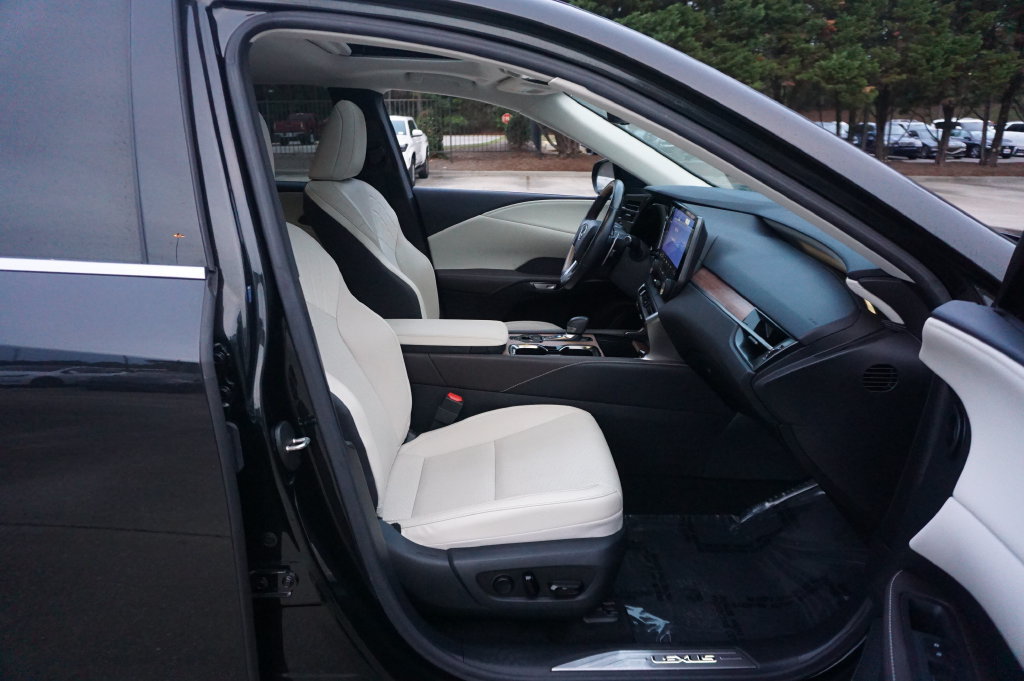 Used 2024 Lexus RX 350 Premium w/ Accessory Package (Z1) FWD image 18