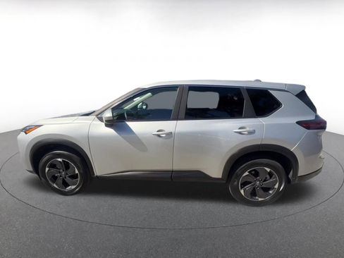 Used 2025 Nissan Rogue SV image 8
