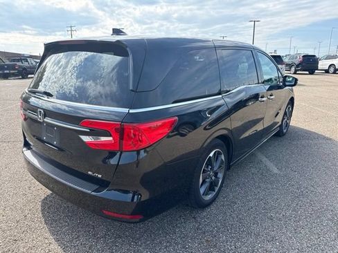 Used 2024 Honda Odyssey Elite image 3