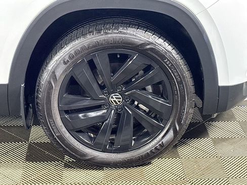 Certified 2023 Volkswagen Atlas Cross Sport SE w/ Panoramic Sunroof Package image 23