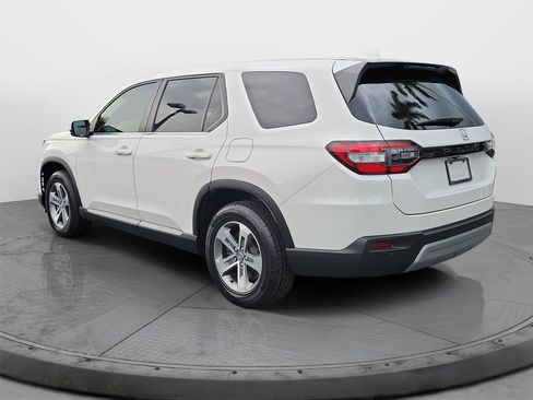 Certified 2025 Honda Pilot EX-L image 4